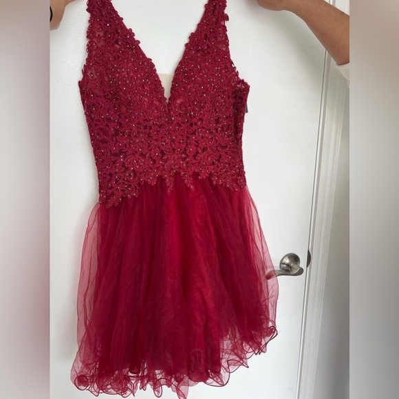 Elegant Red Mini Dress - Picture 1 of 2